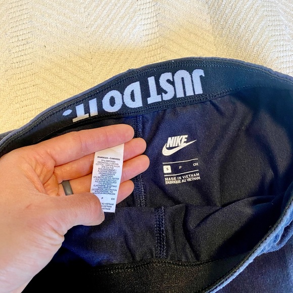 Nike full length leggings - Picture 2 of 2